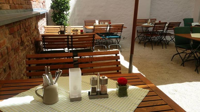 Biergarten Coburg am Marktplatz Goldenes Kreuz